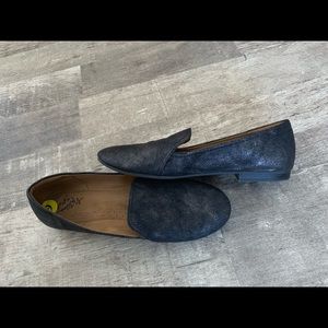 Natural Soul Metallic Black Loafers